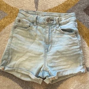 BRAND new American eagle high rise light washed